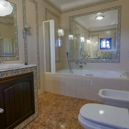 ヴィラ 6 Bedroom Villa With Private Pool In Countryside!
