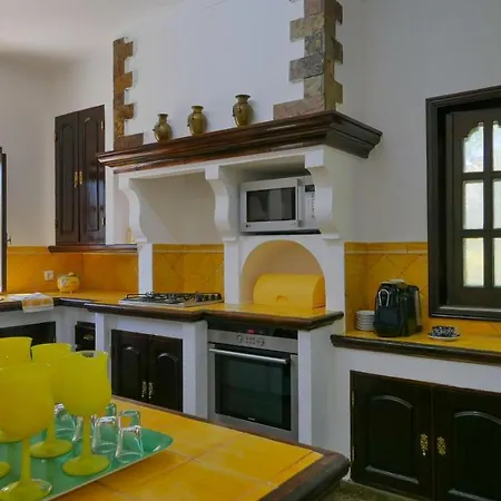 ヴィラ 6 Bedroom Villa With Private Pool In Countryside!