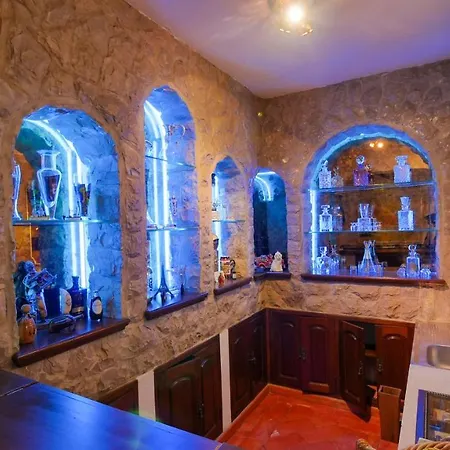 6 Bedroom Villa With Private Pool In Countryside! パルメラ